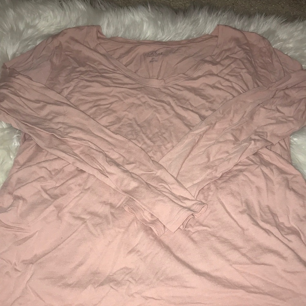 Blush maternity tee shirt.